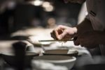 Cuisine du restaurant étoilé, prépraration de plat